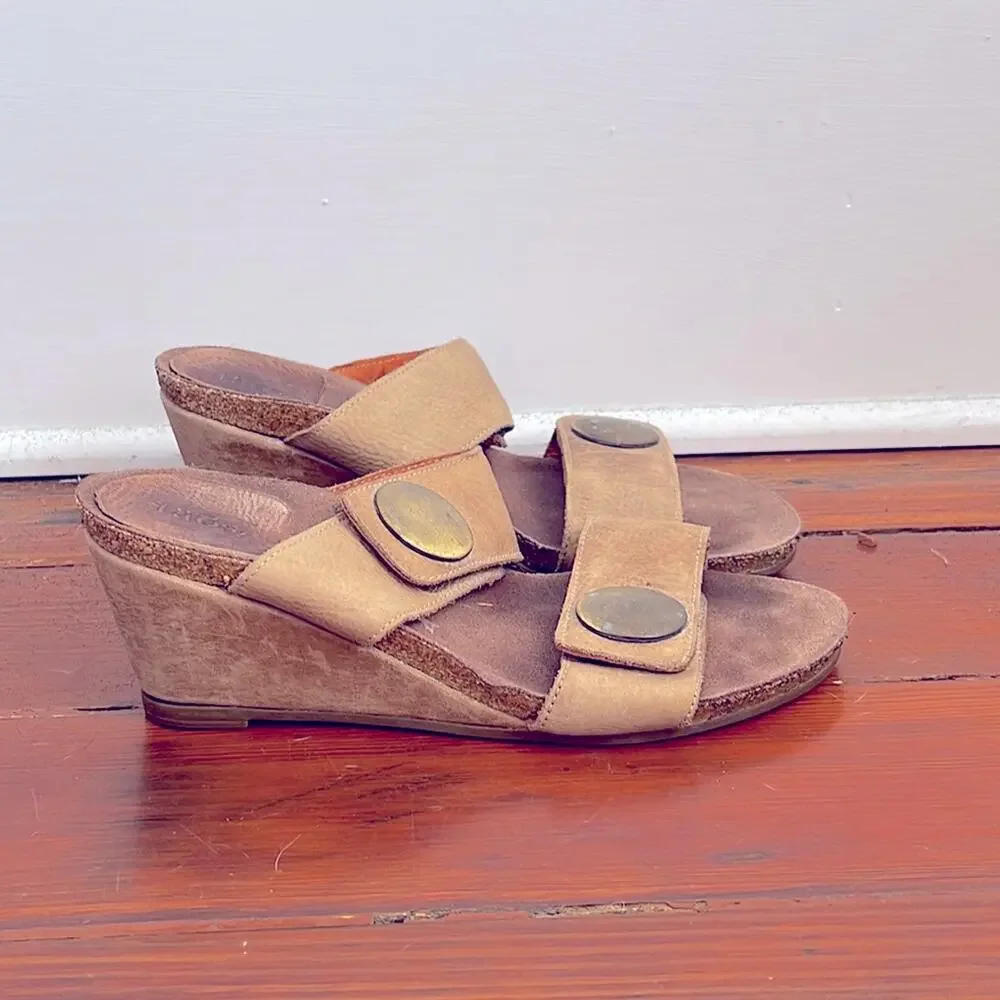 Taos Carousel leather two strap slip on wedge sandals sz 37